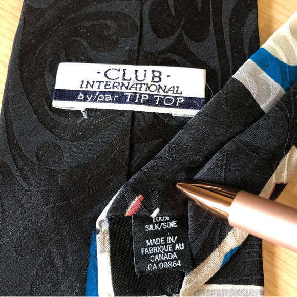 💕2/$30 💕Club International Tip Top 100% Silk Patterned Tie - Picture 4 of 5